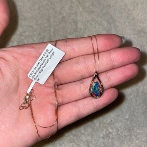 0.93 ct Doublet Opal &0.09 crew Multi-gemstones 14k Rose Gold 1.63gr pendant